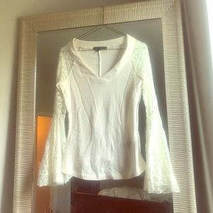 Lace sleeve thermal top